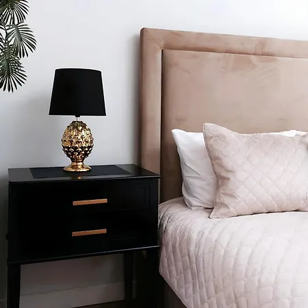 Elumen I Near Cathedral & Bernardine Park Apartman