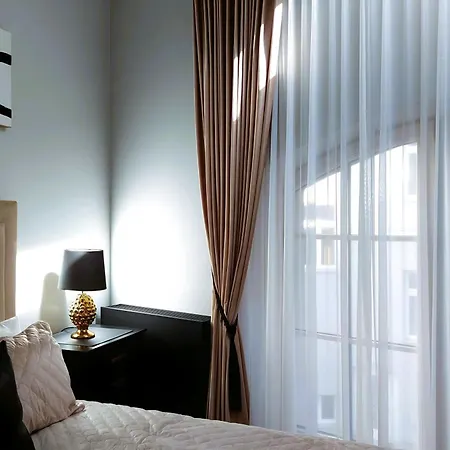 Elumen I Near Cathedral & Bernardine Park