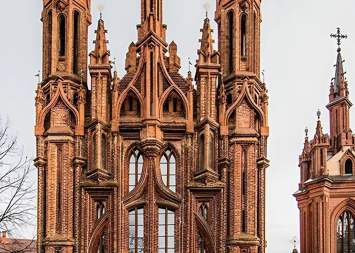 Elumen I Near Cathedral & Bernardine Park Daire