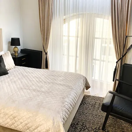 Elumen I Near Cathedral & Bernardine Park *