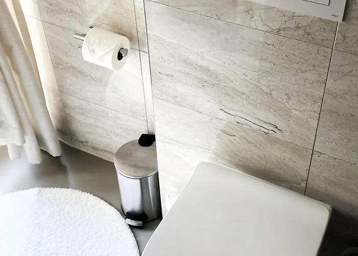 Elumen I Near Cathedral & Bernardine Park Apartamento