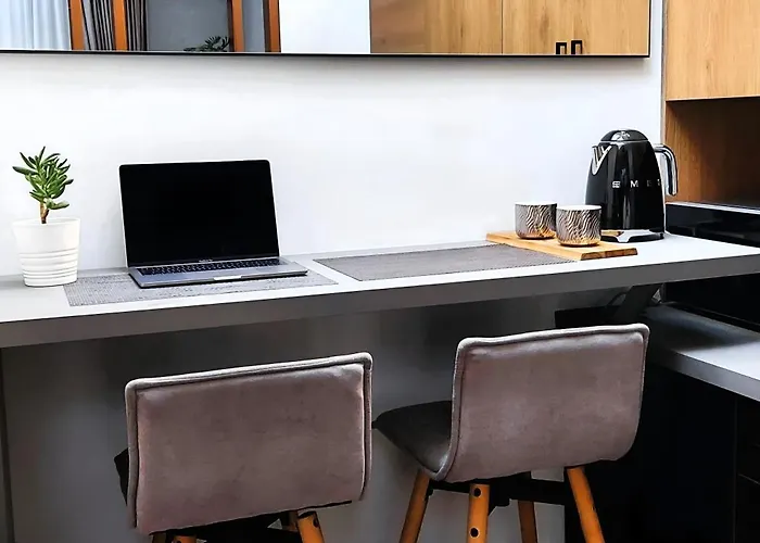 Elumen I Near Cathedral & Bernardine Park *